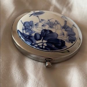 Vintage pocket mirror